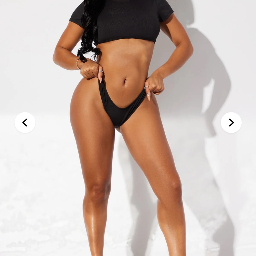 Black Ribbed Crop Top - Picture 2 of 3